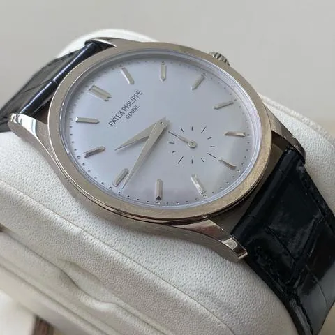 Patek Philippe Calatrava 5196G-001 37mm White gold Silver 3