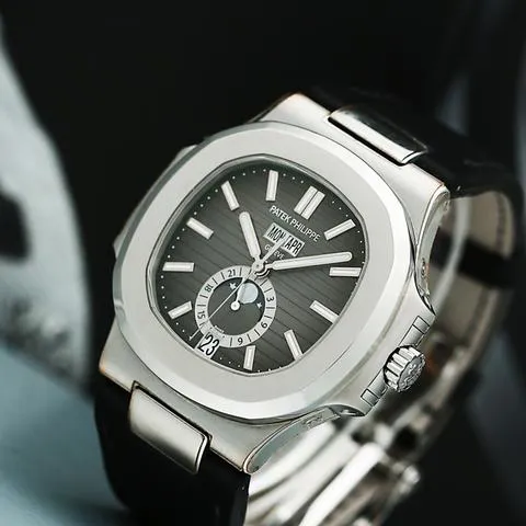 Patek Philippe Nautilus 5726A-001 40.5mm Stainless steel Black 5