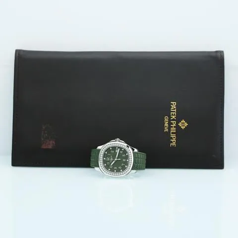 Patek Philippe Aquanaut 5267/200A-011 39mm Stainless steel Green 2