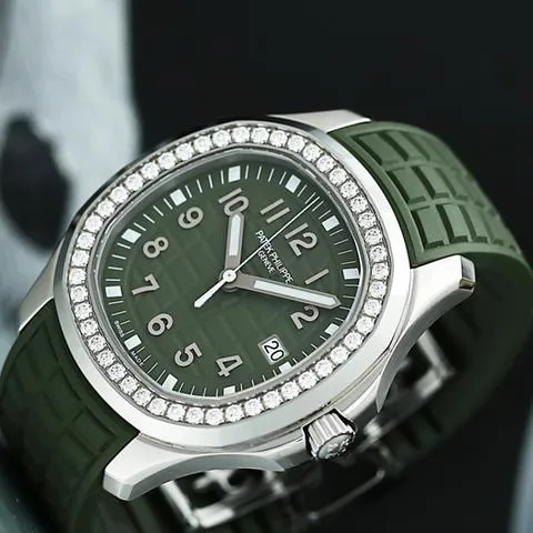 Patek Philippe Aquanaut 5267/200A-011 39mm Stainless steel Green 4