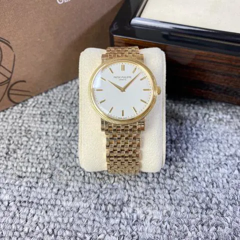 Patek Philippe Calatrava 5120J 35mm Yellow gold White