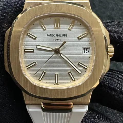 Patek Philippe Nautilus 5711J 40mm Yellow gold Silver