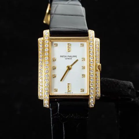 Patek Philippe Gondolo 4825J 29mm Yellow gold White