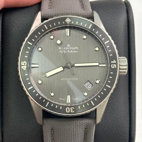 Blancpain Fifty Fathoms Bathyscaphe 5000-1210-G52A 43mm Titanium Anthracite 4