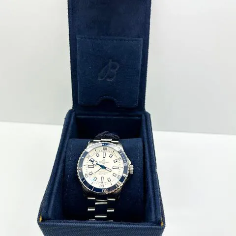 Breitling Superocean 42 42mm Stainless steel White 5