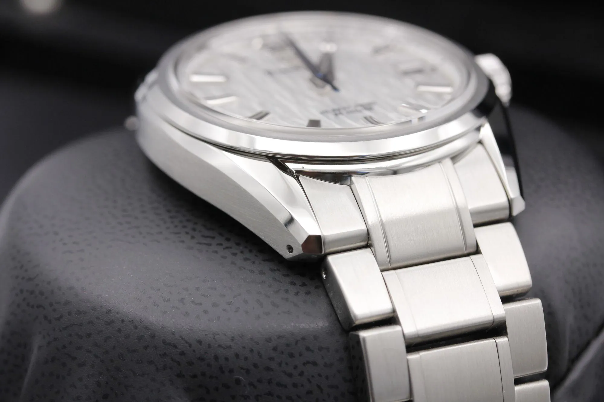 Grand Seiko Evolution 9 SLGH005 40mm Stainless steel White 5