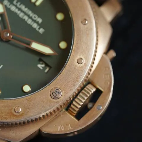 Panerai Luminor Submersible PAM 00382 47mm Bronze Green 3