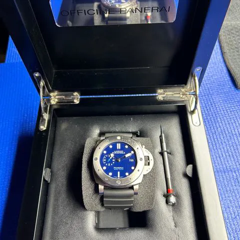 Panerai Submersible PAM 00692 47mm Titanium Blue