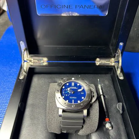 Panerai Submersible PAM 00692 47mm Titanium Blue 9