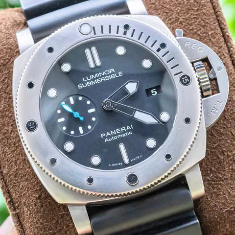 Panerai Submersible PAM 01305 47mm Titanium Black 6