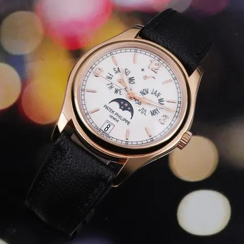 Patek Philippe Annual Calendar 5146R-001 39mm Rose gold Beige