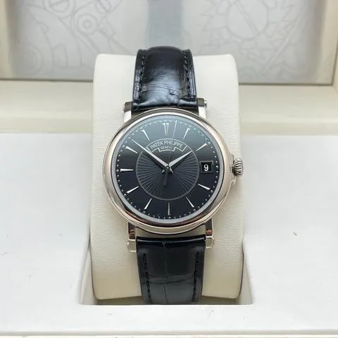 Patek Philippe Calatrava 5153G-001 38mm White gold Black