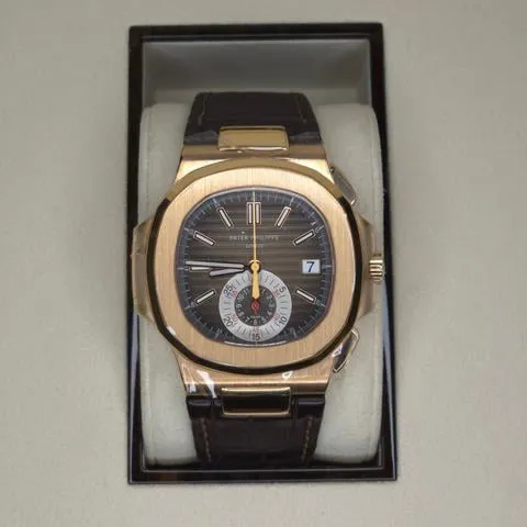 Patek Philippe Nautilus 5980R-001 40.5mm Rose gold Brown