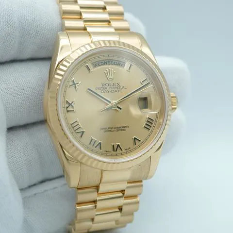 Rolex Day-Date 36 118238 36mm Yellow gold Champagne