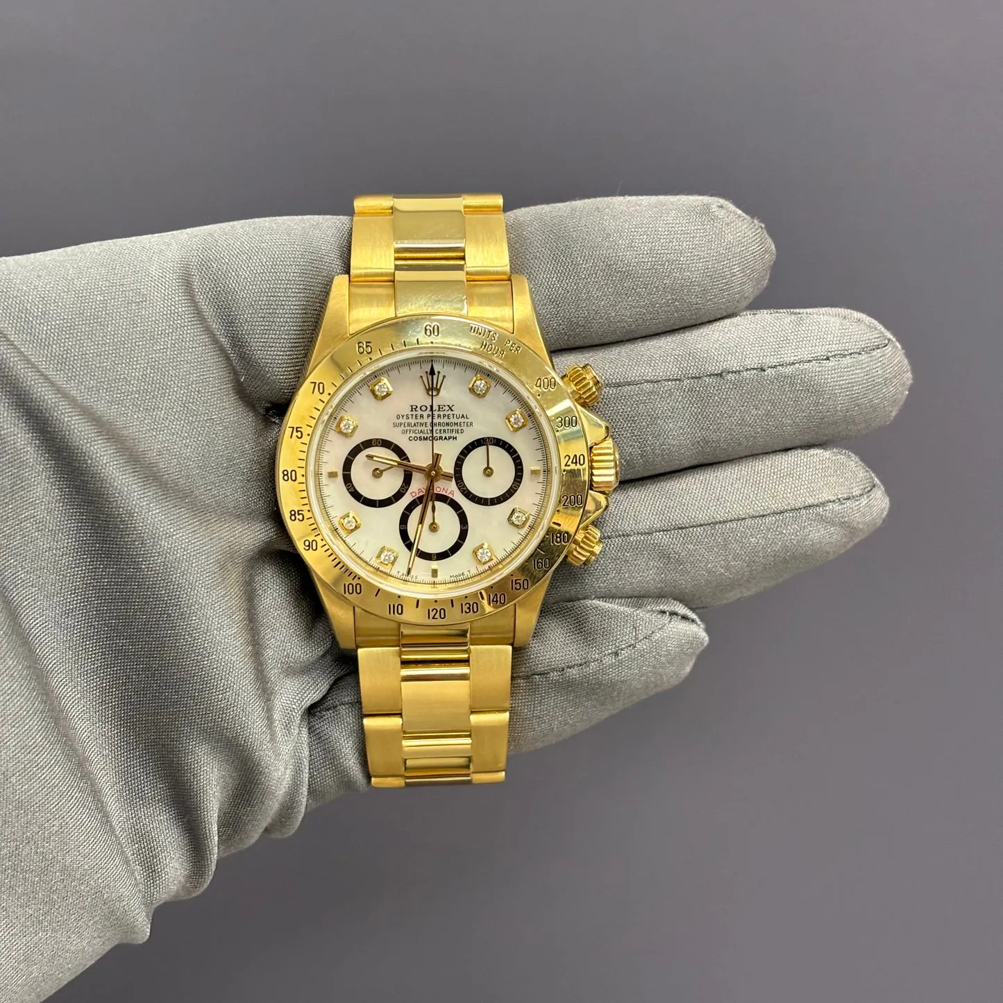 Rolex Daytona 16528 40mm Yellow gold Black 1