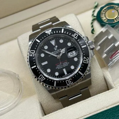 Rolex Sea-Dweller 126600 43mm Stainless steel Black