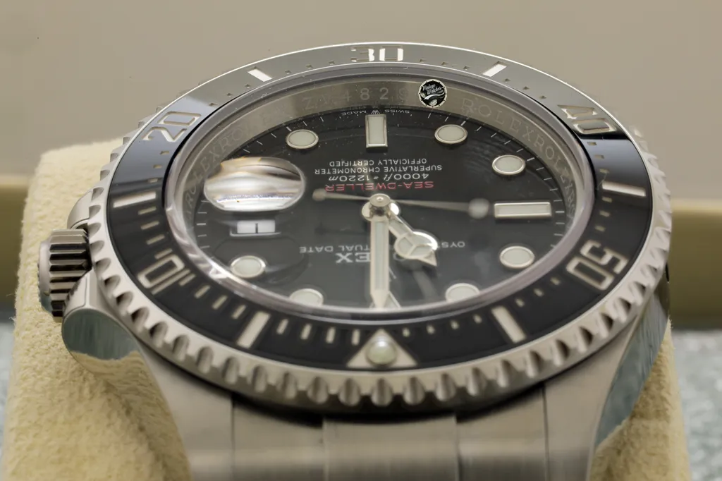 Rolex Sea-Dweller 126600 Stainless steel Red 4