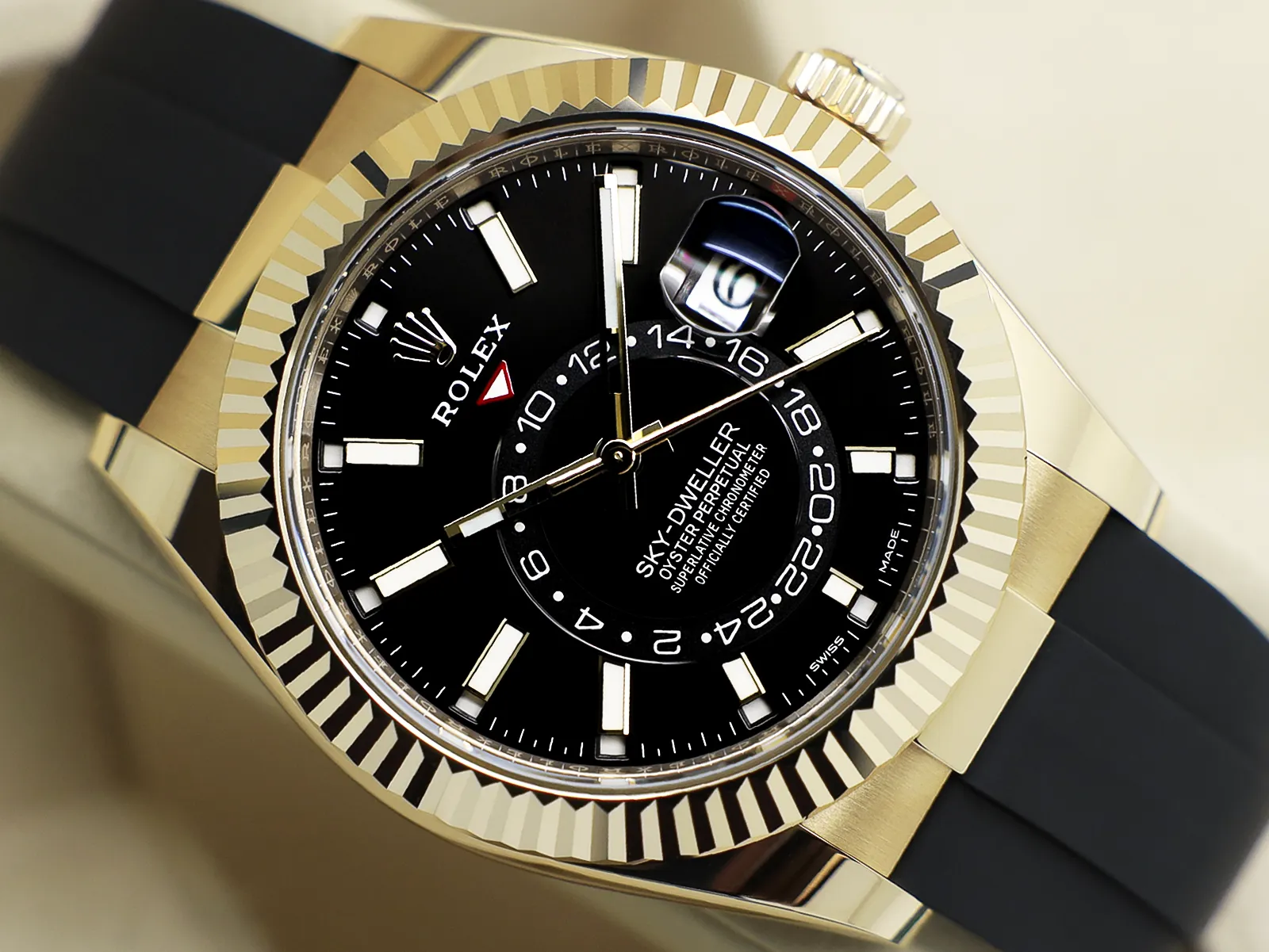 Rolex Sky-Dweller 326238 42mm Black and Yellow and dial