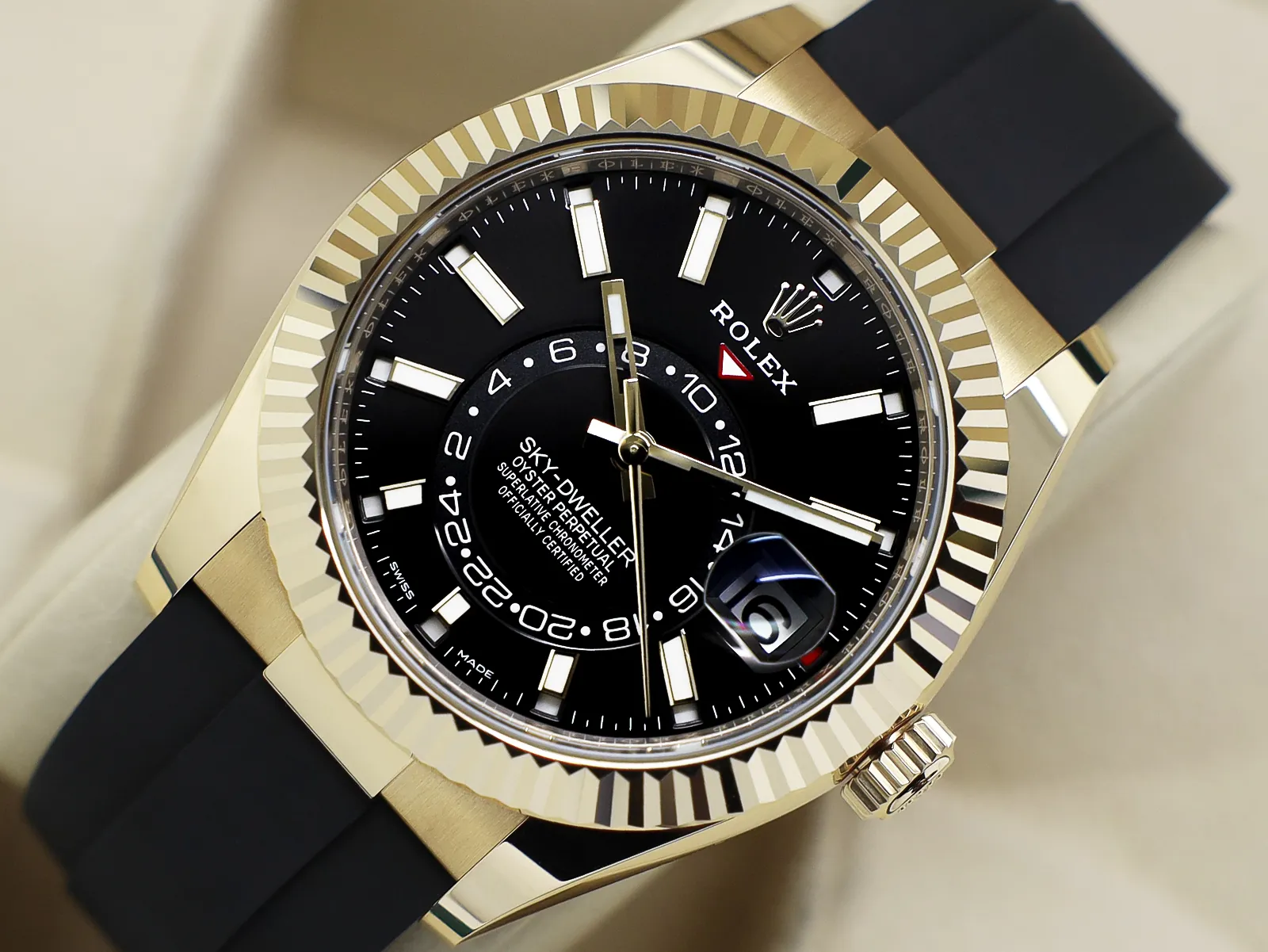 Rolex Sky-Dweller 326238 42mm Black and Yellow and dial 2