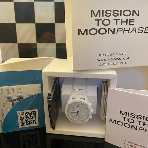 Swatch Moonswatch SO33W700 42mm Ceramic White 3