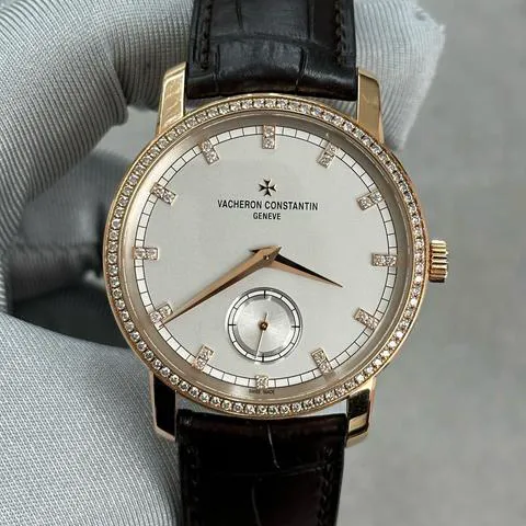 Vacheron Constantin Traditionnelle 82572/000R-9604 Rose gold Silver