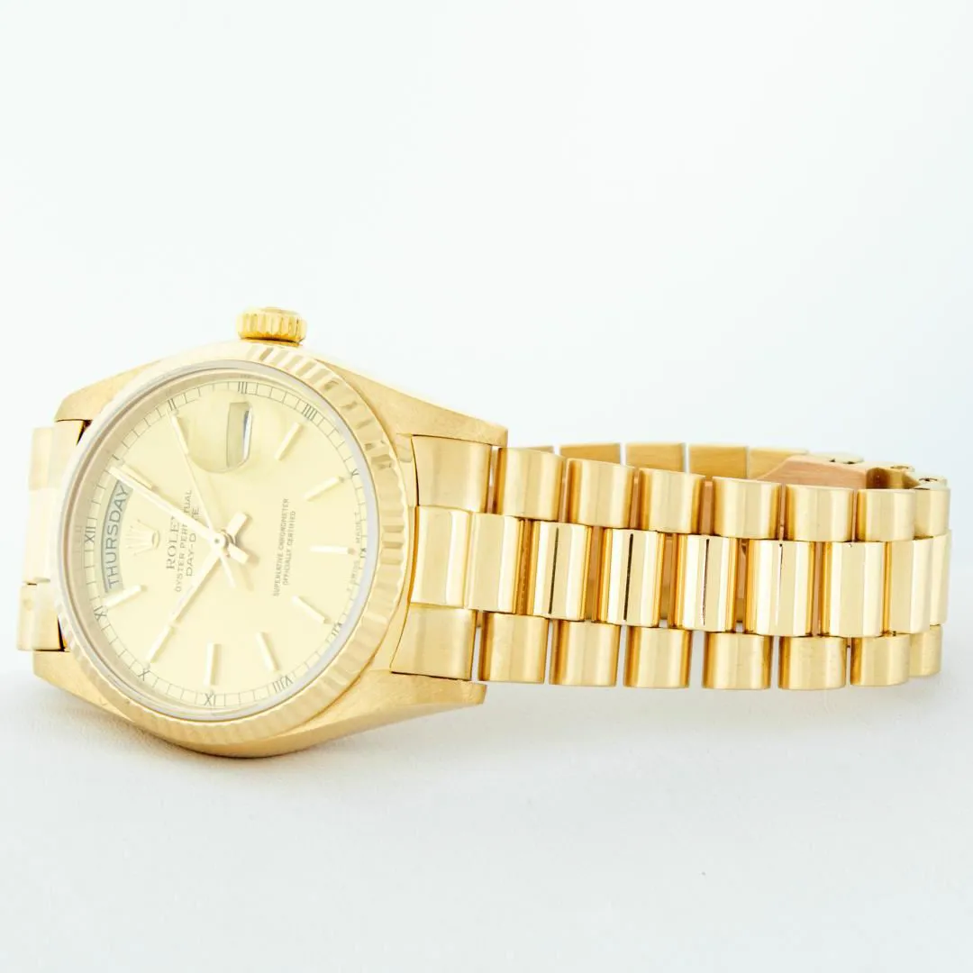 Rolex Day-Date 36mm 18k yellow gold Champagne 3