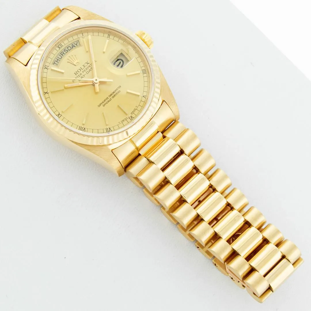 Rolex Day-Date 36mm 18k yellow gold Champagne 5