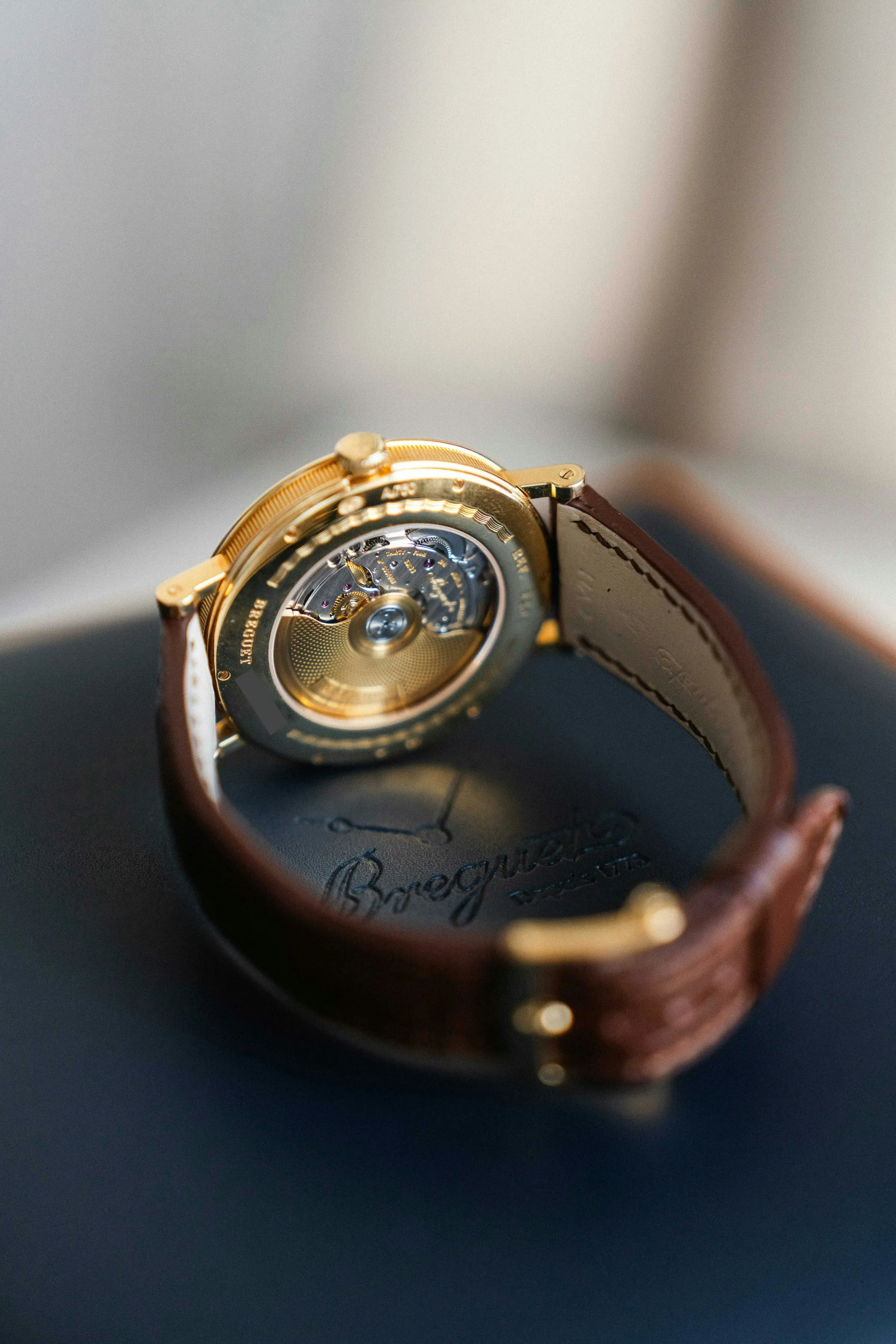 Breguet Classique 5207BA/12/9V6 39mm Yellow gold Silver 9