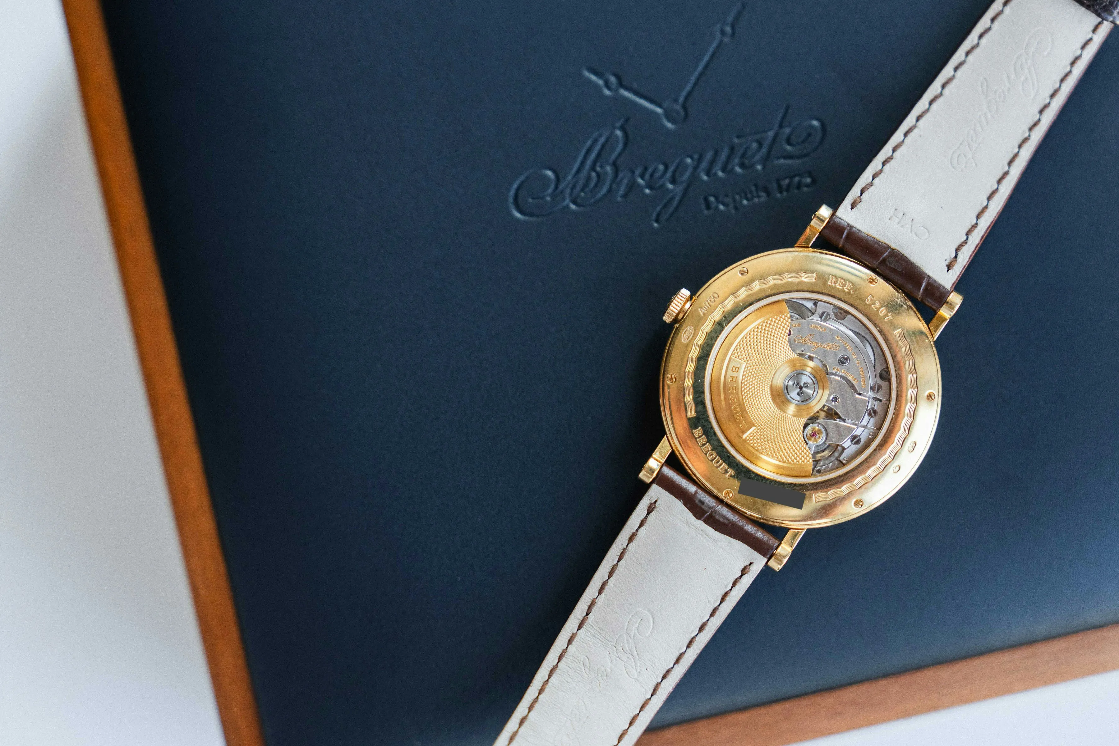 Breguet Classique 5207BA/12/9V6 39mm Yellow gold Silver 12