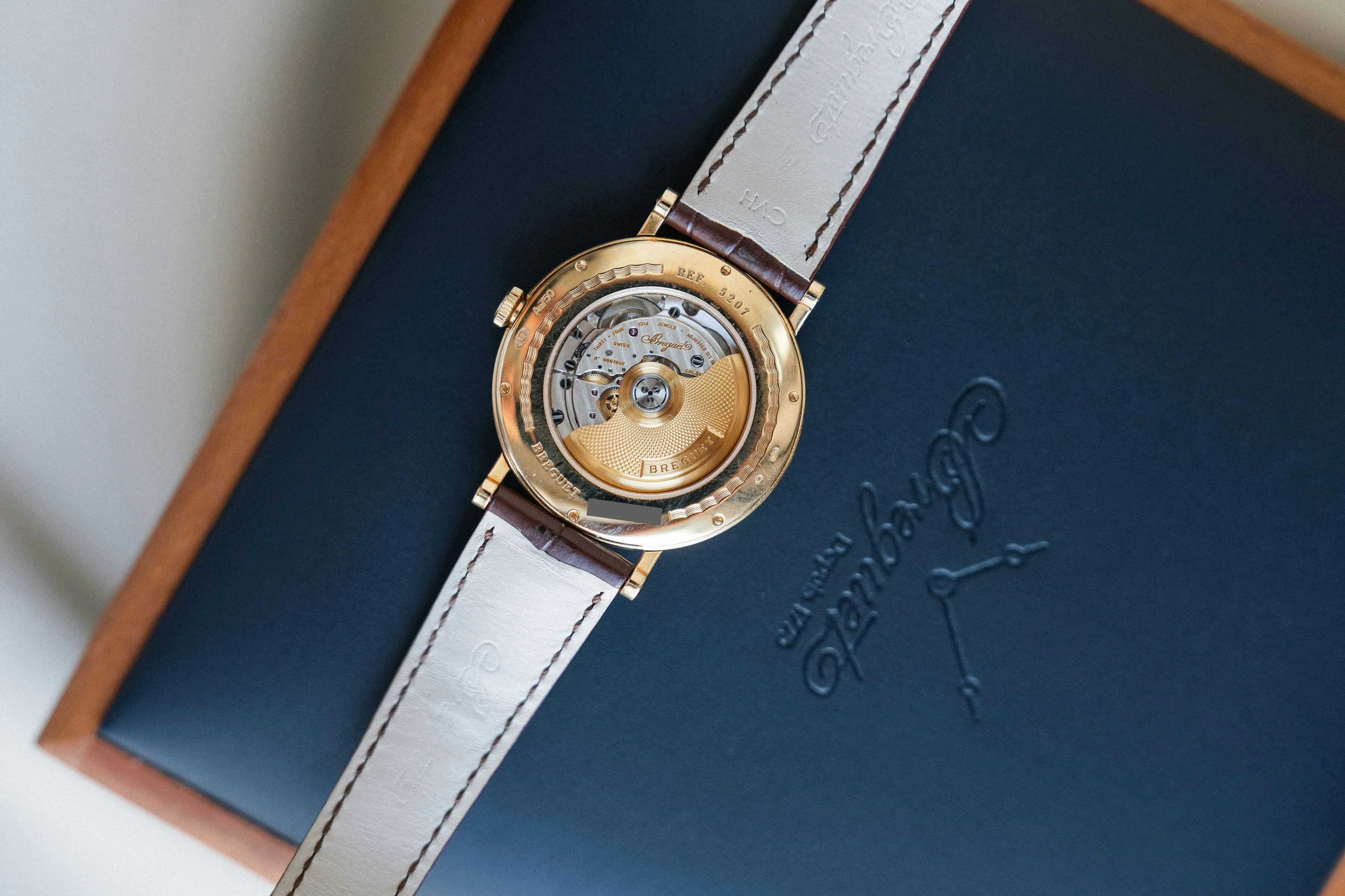 Breguet Classique 5207BA/12/9V6 39mm Yellow gold Silver 13