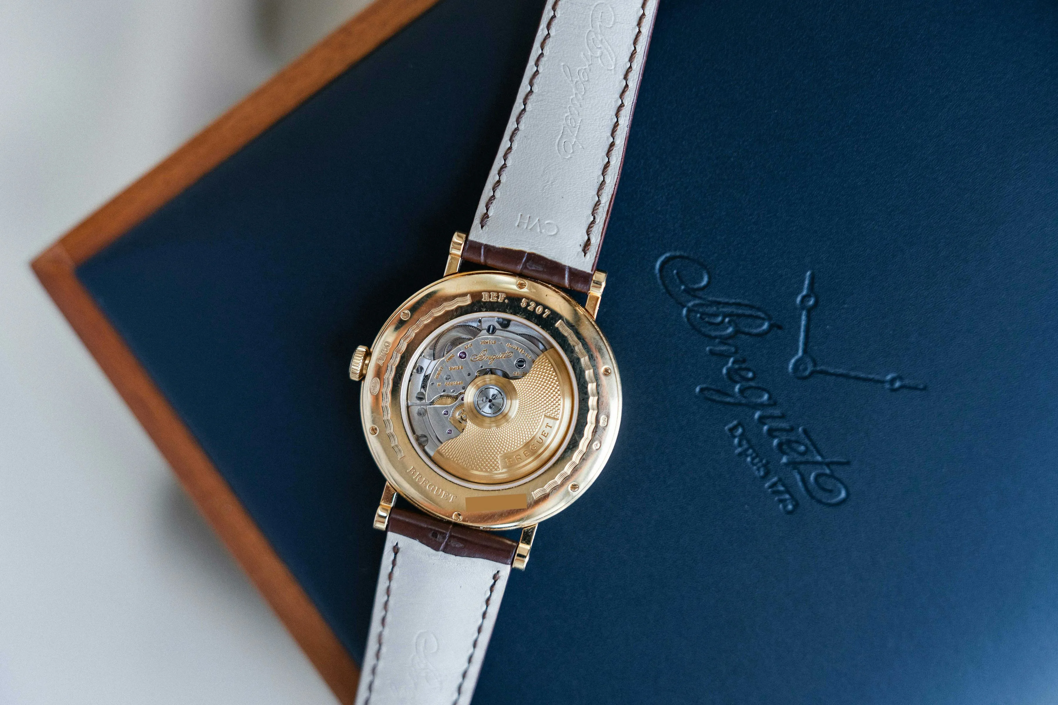 Breguet Classique 5207BA/12/9V6 39mm Yellow gold Silver 14