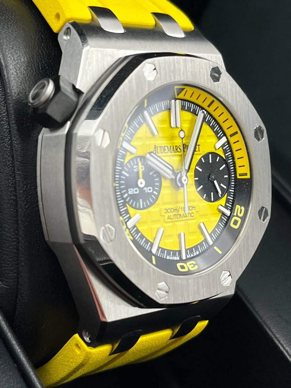 Audemars Piguet Royal Oak Offshore Diver 26703ST 42mm Stainless steel Yellow 2