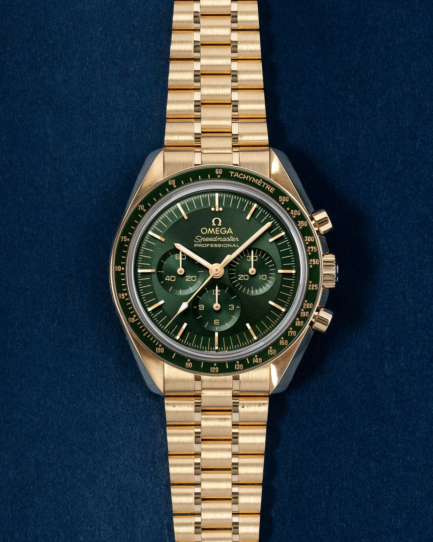 Omega Speedmaster Moonwatch 310.63.42.50.10.001 42mm Yellow gold Green