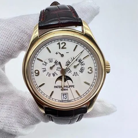 Patek Philippe Annual Calendar 5146J-001 39mm Yellow gold Beige