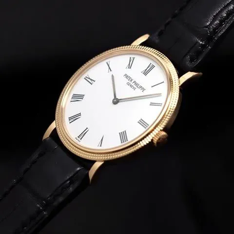 Patek Philippe Calatrava 5120J-001 35mm Yellow gold White