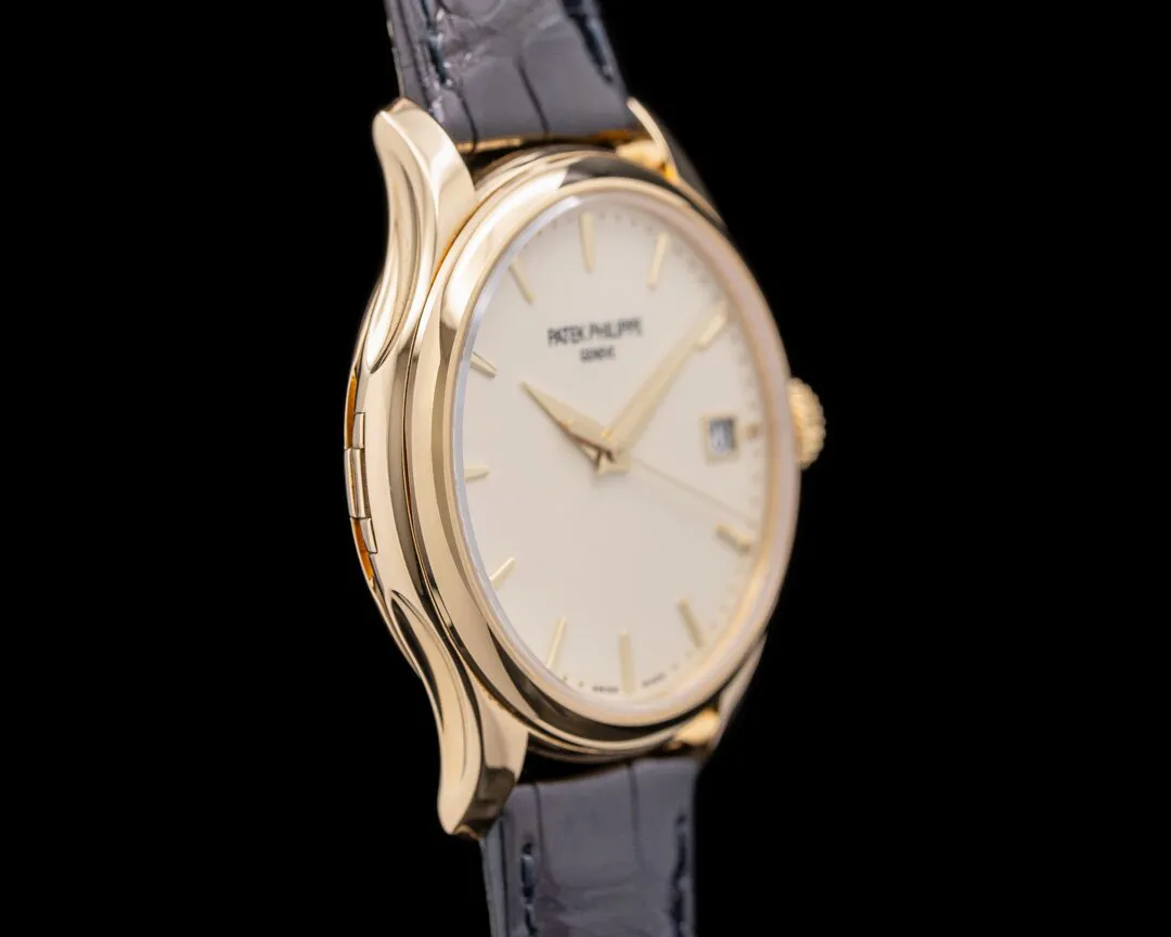 Patek Philippe Calatrava 5227J-001 39mm Yellow gold Ivory 1