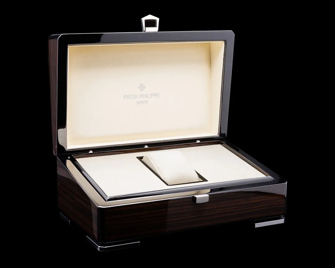 Patek Philippe Calatrava 5227J-001 39mm Yellow gold Ivory 11