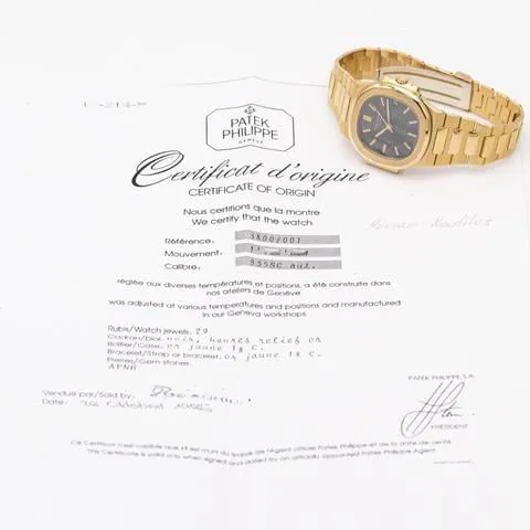 Patek Philippe Nautilus 3800/001 37mm Yellow gold Blue 12