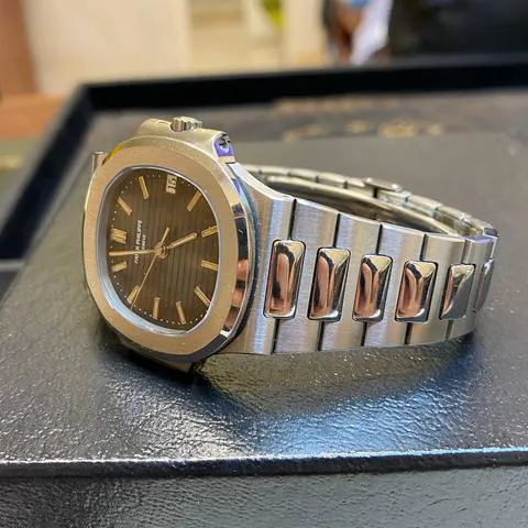 Patek Philippe Nautilus 3800 37mm Stainless steel Blue 8