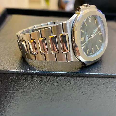 Patek Philippe Nautilus 3800 37mm Stainless steel Blue 10