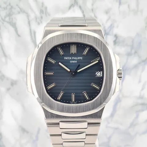 Patek Philippe Nautilus 5711/1A-001 40mm Stainless steel Blue