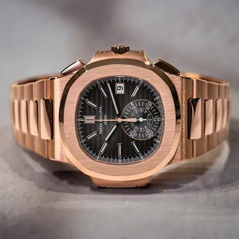 Patek Philippe Nautilus 5980/1R-001 40.5mm Rose gold Black