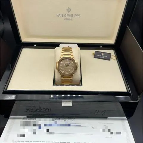 Patek Philippe Nautilus 7118/1R-010 35mm Rose gold Brown