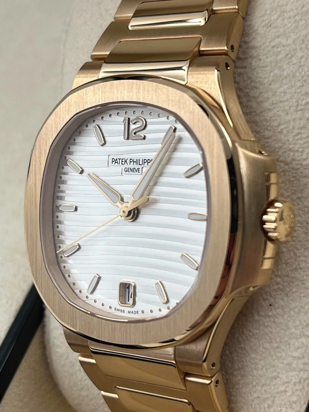 Patek Philippe Nautilus 7118/1R 35mm Rose gold Silver 2