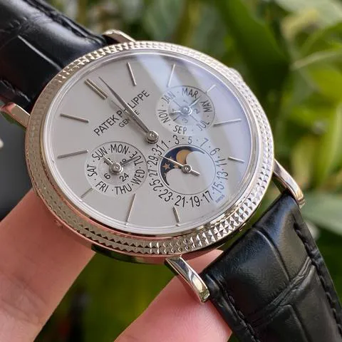 Patek Philippe Perpetual Calendar 5139G-001 White gold White 3