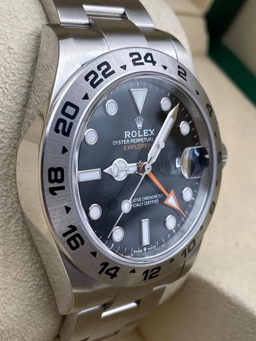 Rolex Explorer II 226570 42mm Stainless steel Black 4