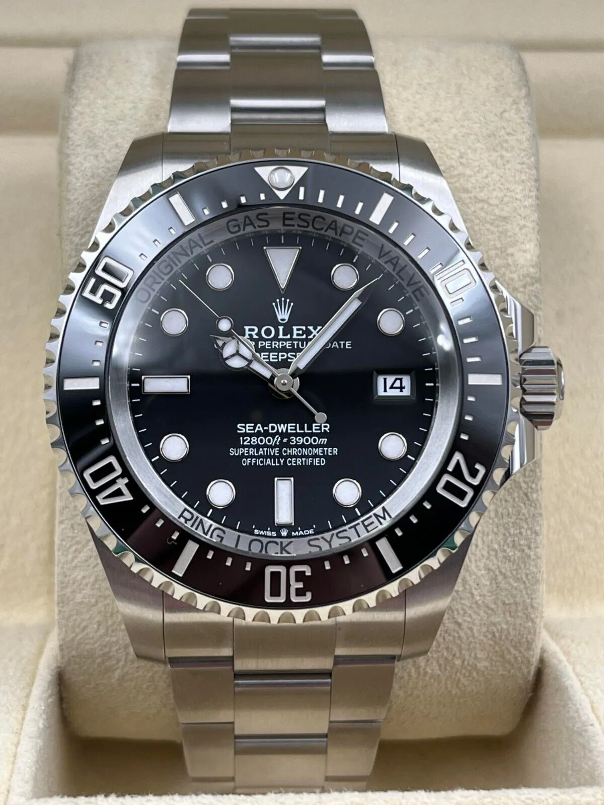 Rolex Sea-Dweller Deepsea 136660 44mm Stainless steel Black