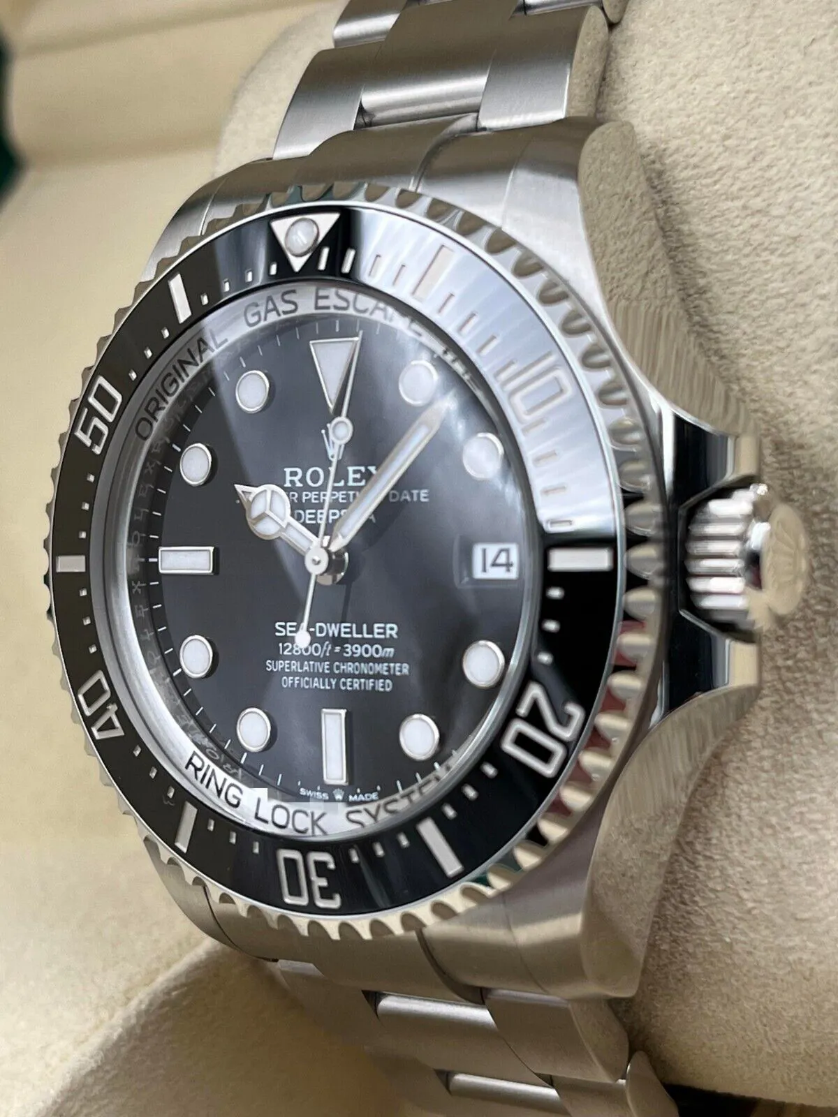 Rolex Sea-Dweller Deepsea 136660 44mm Stainless steel Black 3