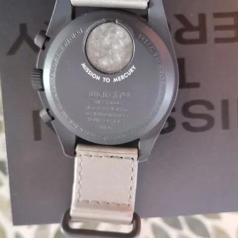 Swatch Moonswatch SO33A100 42mm Ceramic Gray 2