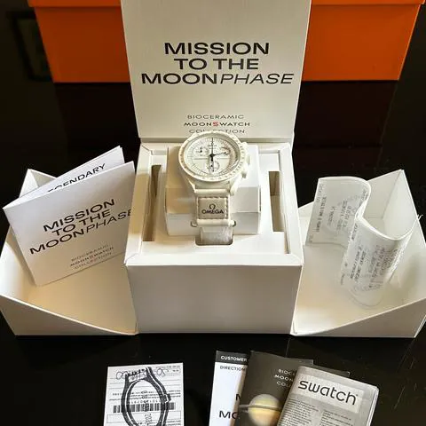 Swatch Moonswatch SO33W700 42mm Ceramic White